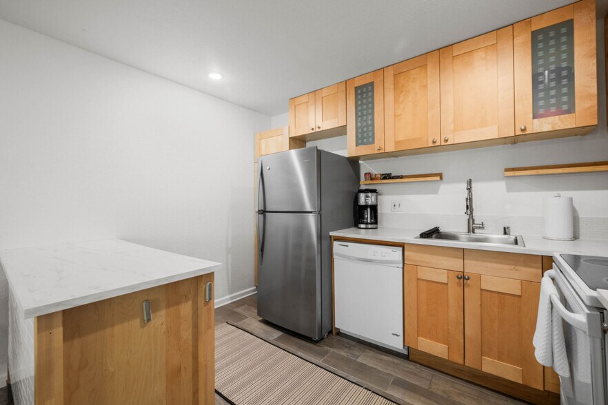 Building Photo - 6370 Rancho Mission Rd