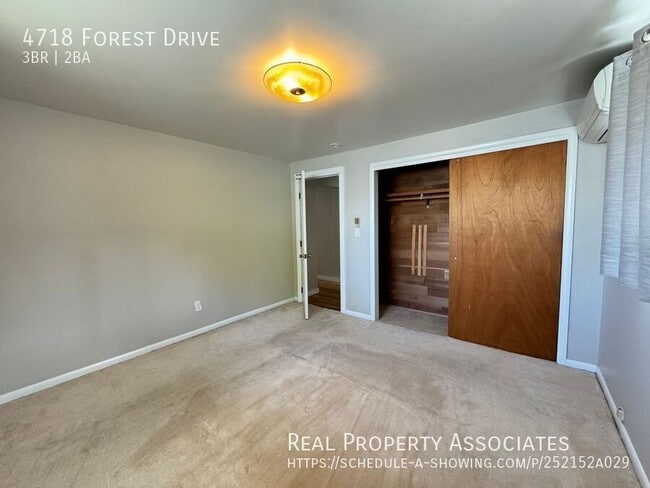 Building Photo - 4718 Forest Dr