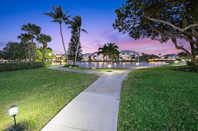 Building Photo - 353 S US HIGHWAY 1