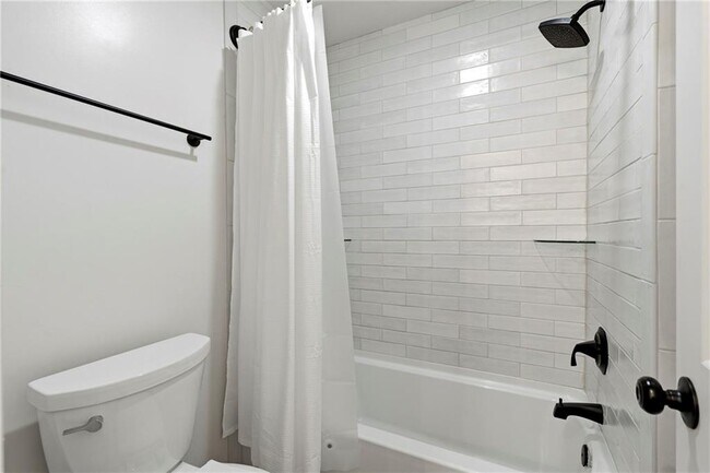 Building Photo - 4221 Willow Oak Dr