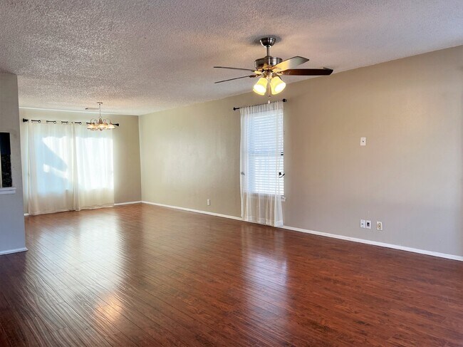 Building Photo - 7543 Prairie Lace