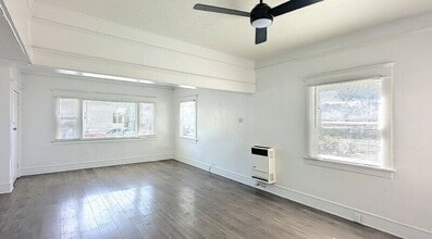 Building Photo - 435 W 4th St