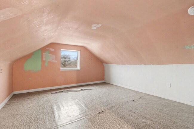 Building Photo - 5885 Avis Ln