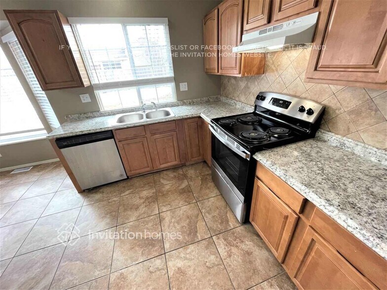 Building Photo - 5957 S Odessa Cir