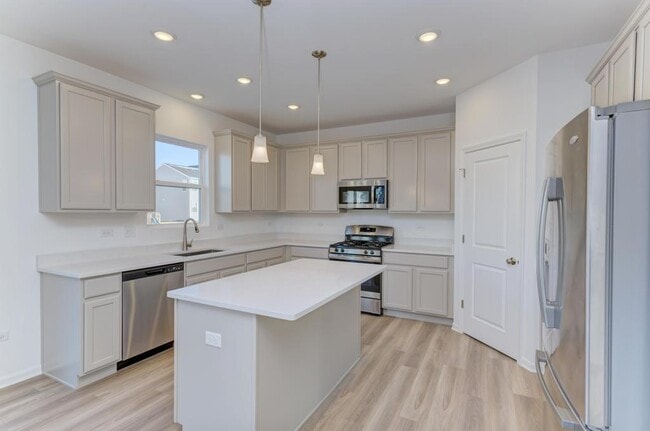 Building Photo - 454 Bower Ln