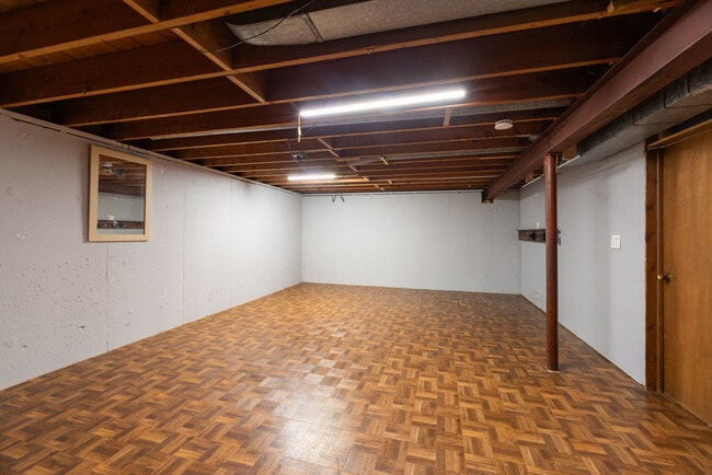 Building Photo - 114 N Forest Ave