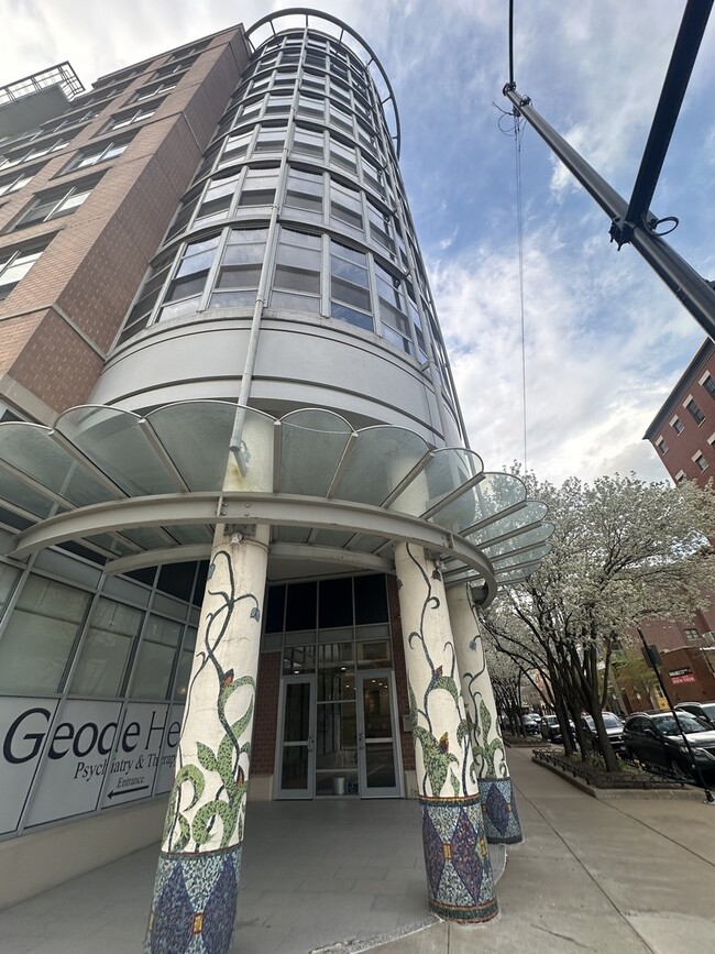 Building Photo - 1200 W Monroe St