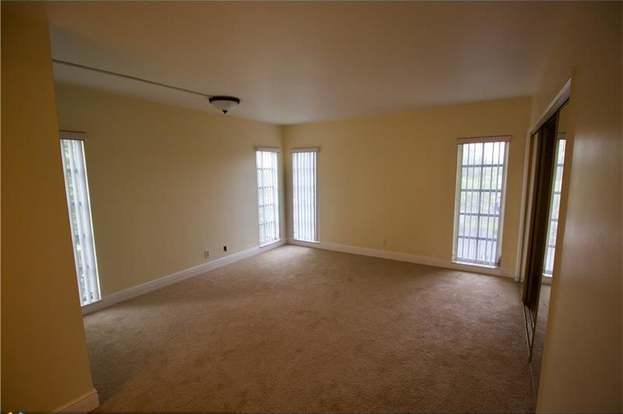 Building Photo - 3050 N Palm Aire Dr