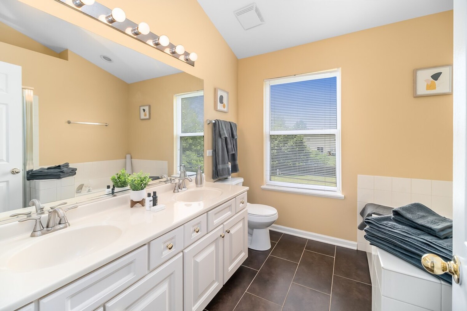 Building Photo - 2485 Red Hawk Ridge Ct