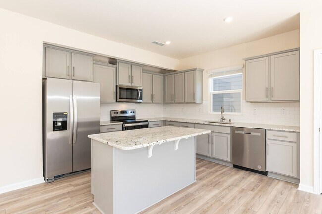 Building Photo - 1498 Rhodes Pond St