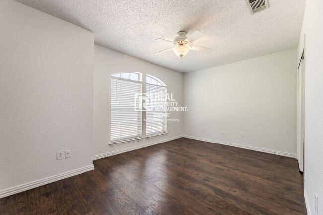 Building Photo - Recently Updated Plano Property with Modern Features and Serene Surroundings