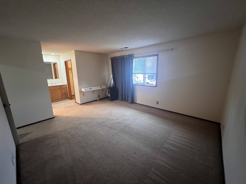 Building Photo - 4410 Hampton Ct