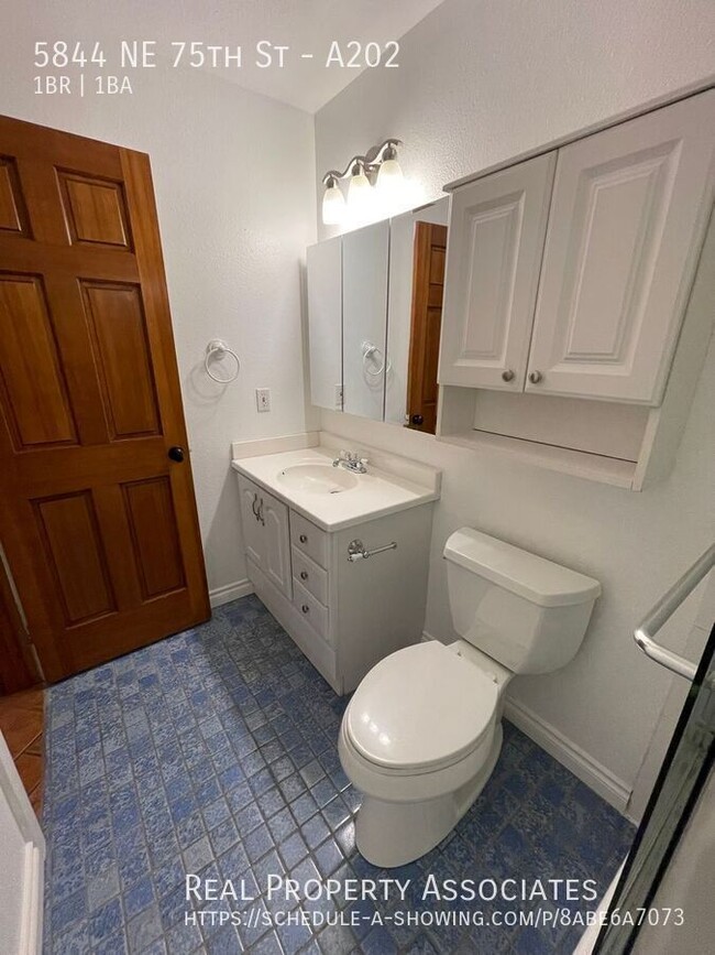 Building Photo - Pet Friendly 1 bed condo (incl:WSG + 1 par...