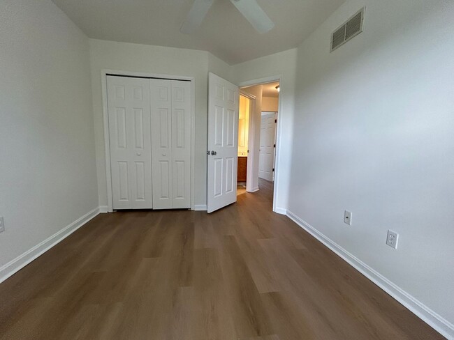 Building Photo - 65 Highland Cir