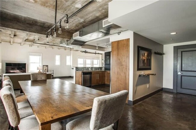 Building Photo - 329 E Colorado-1538