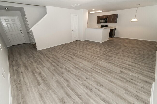 Building Photo - 16911 Andrew Nook Ln