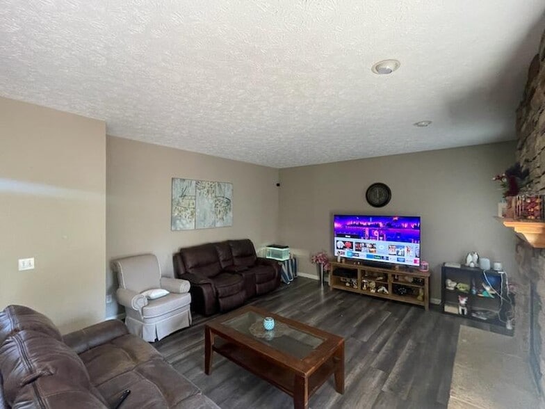Building Photo - 4542 Hearthstone Way