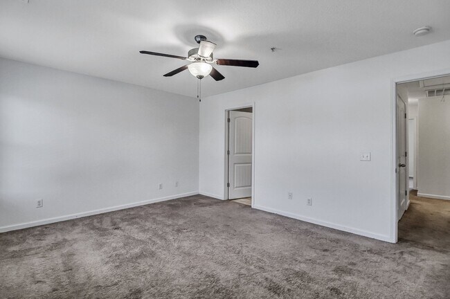 Building Photo - 324 Laurel Oak Ln