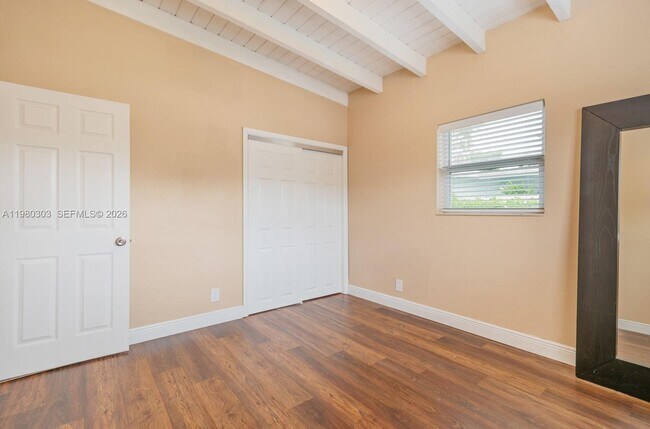 Building Photo - 3137 SW 15th St