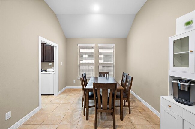 Building Photo - 4711 Salinas Ln