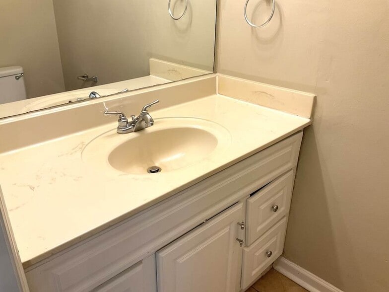 Building Photo - 2405 Boone Ct