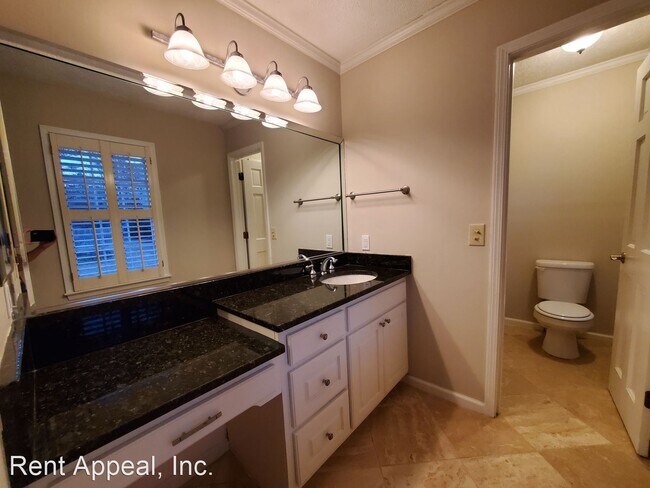 Building Photo - 4 br, 2.5 bath House - 2675 Shadow Pine Dr