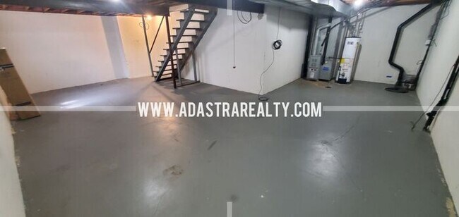 Building Photo - Affordable Duplex in Blue Valley School District-Available NOW!!