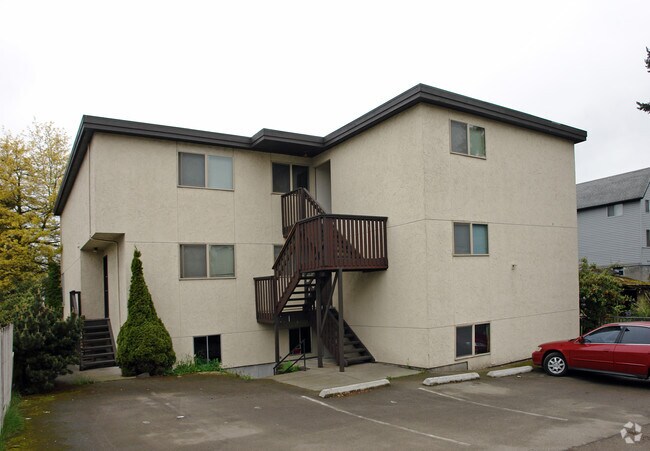 Building Photo - Oaktree Apartments