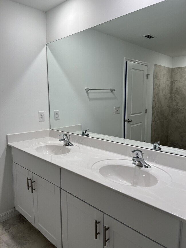 Building Photo - 4263 Villa Rapallo Wy