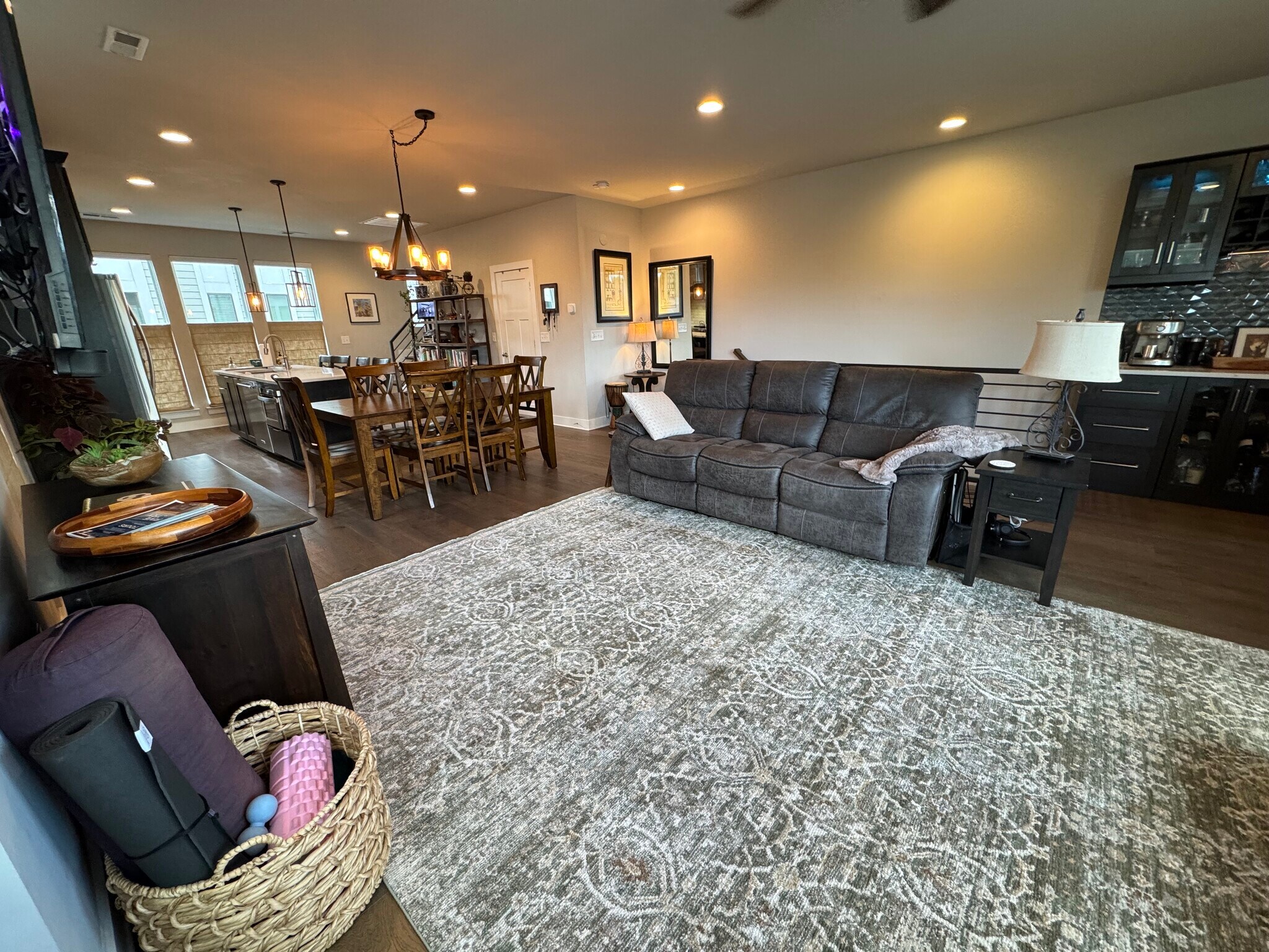 Building Photo - 1547 Duckworth Ave