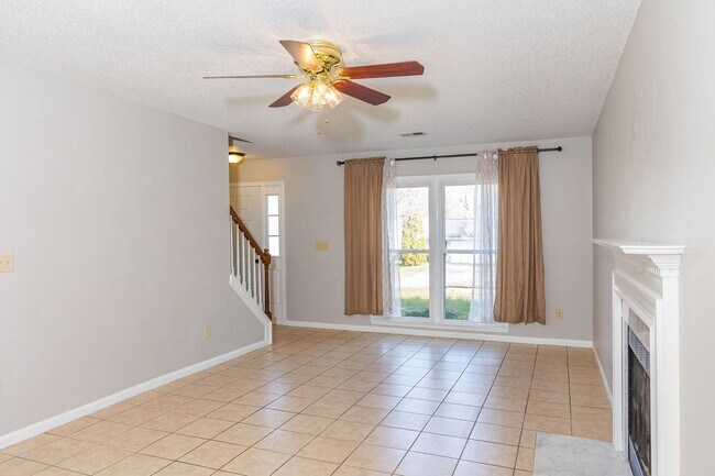 Building Photo - Immaculate updated 2 story 3 bedroom 2.5 bathroom house in the Briarwood area Greensboro