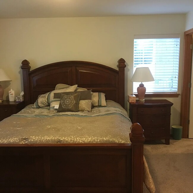 Master Bed - 2526 Elmont Ct