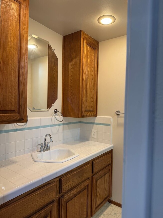 Building Photo - 370 Wright Ave