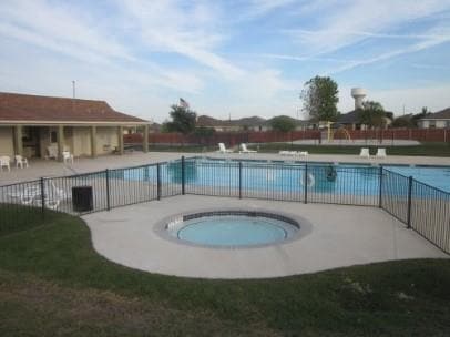 Building Photo - 152 Challenger