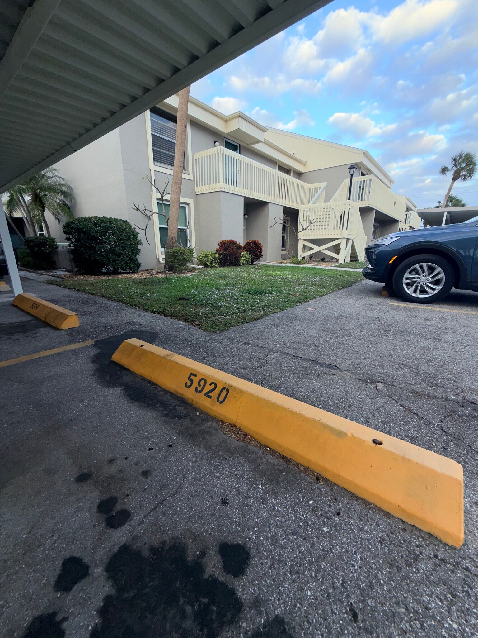 Building Photo - 5920 7th Ave W