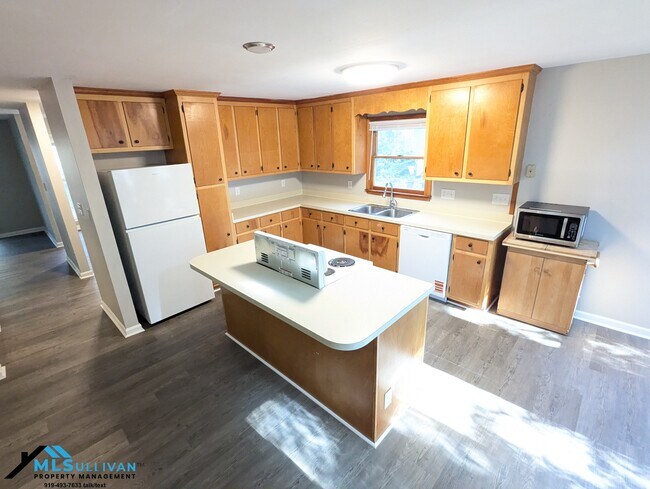 Building Photo - 4424 American Dr