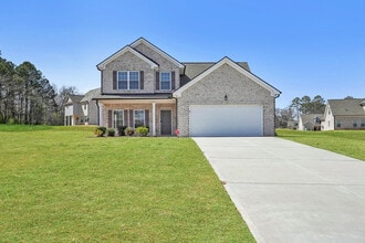 Building Photo - College Manor-2