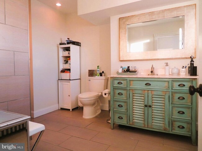 Building Photo - 5206 Ridge Ave