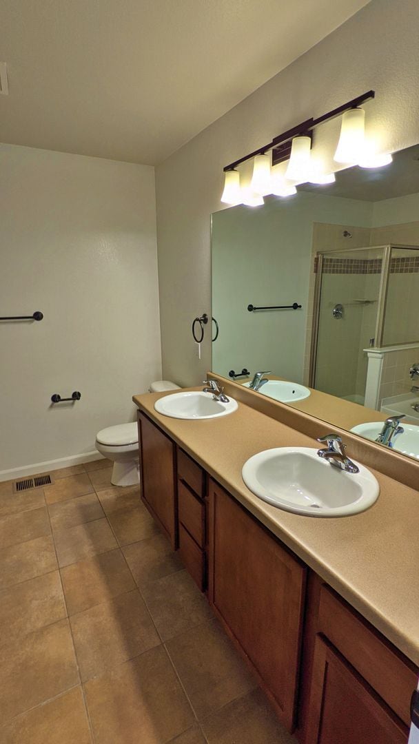 Building Photo - Welcome to Via Varra Luxury Townhomes! Low...