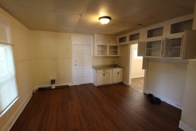 Building Photo - 232 Columbia Ave