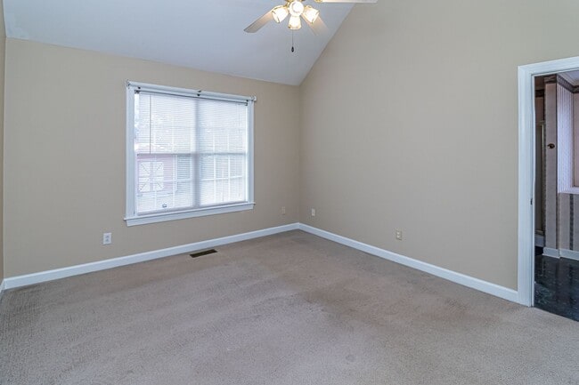 Building Photo - MUST SEE 3 BR | 2 BA w/ Finished Bonus Roo...