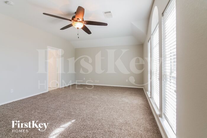 Building Photo - 6605 Sandgate Dr