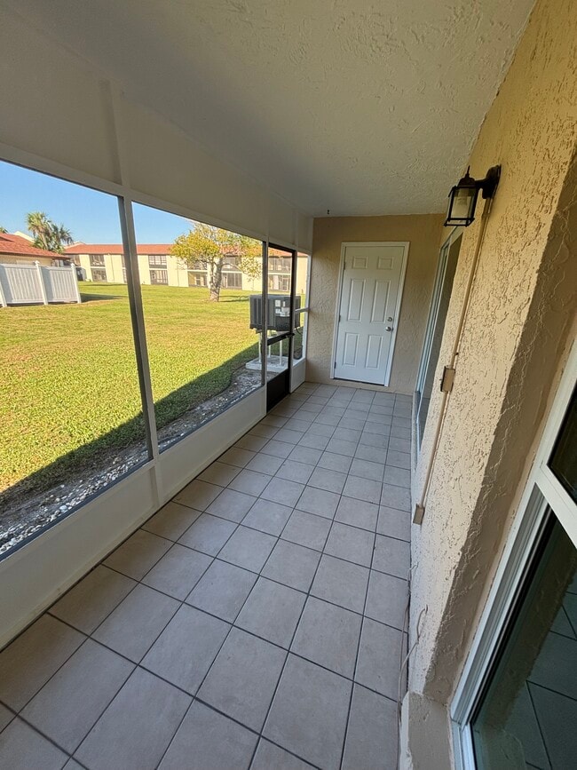 Building Photo - 4956 Harbor Villa Ln