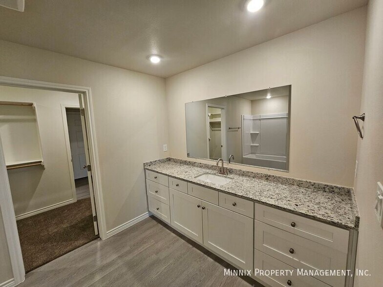 Building Photo - 1309 Bajada St