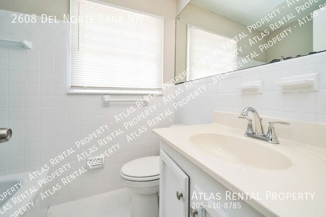Building Photo - 2608 Del Norte Ln NW