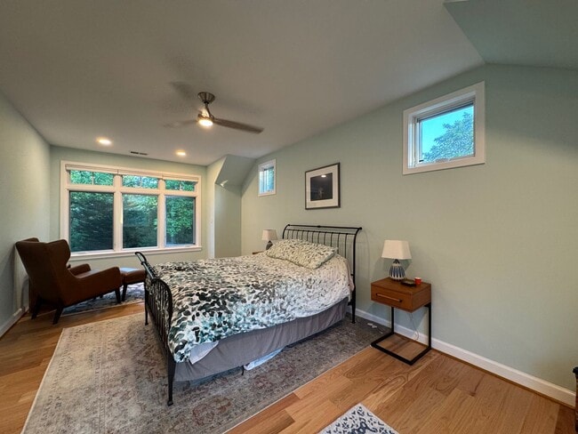 Building Photo - Fantastic 5 Bed 3 Bath Single Family Home ...