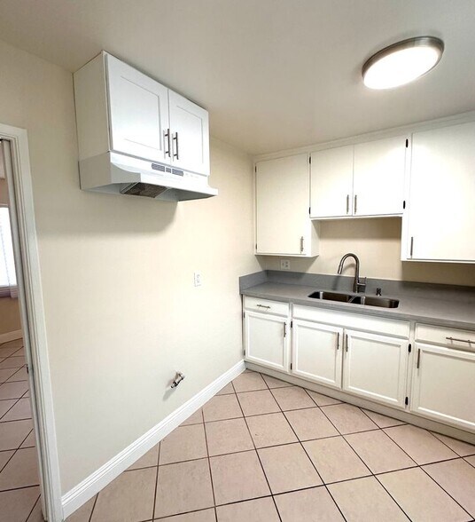Building Photo - 6543 Hannon St