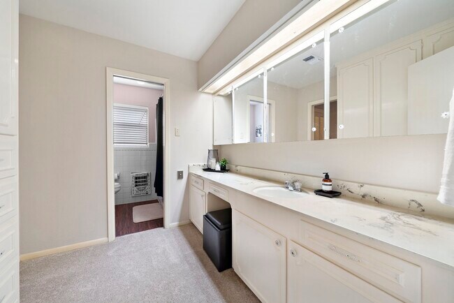 Building Photo - 4912 Goose Creek Dr