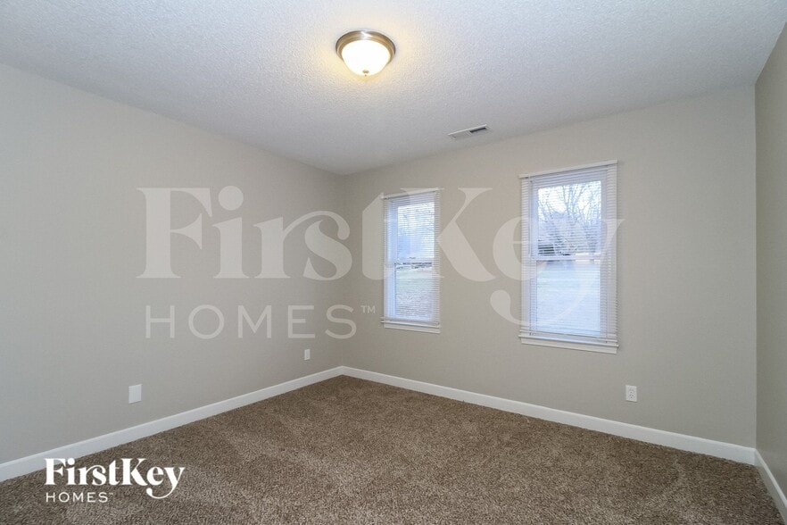 Building Photo - 2328 Pebble Creek Rd