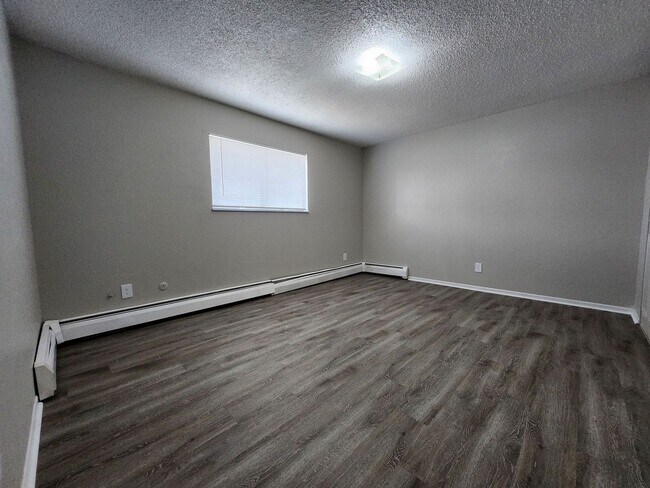 Building Photo - 49 Chestnut Dr
